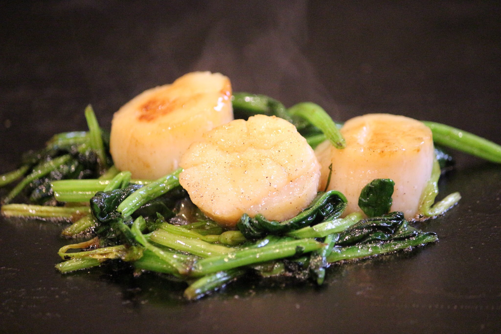 Broiled Scallop with Spinach